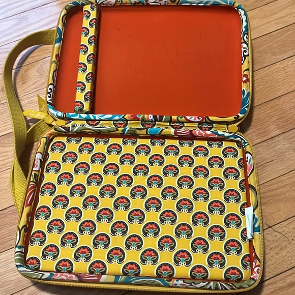 VERA BRADLEY retired Provencal Tablet/ IPad Case with Strap - Picture 3 of 5